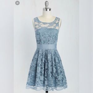 BB Dakota Lace Dress. Fits like 16/18